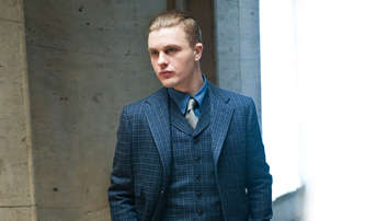 Herec Michael Pitt byl zadržen po obvinění ze znásilnění | Fandíme filmu