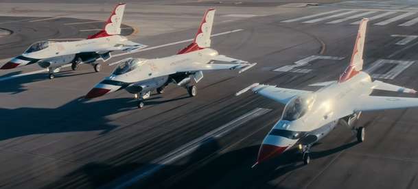 Americká letecká elita: Thunderbirds - Netflix ukáže skutečné kousky leteckých profíků | Fandíme filmu