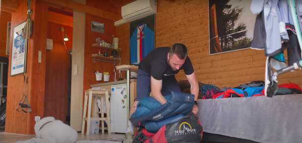 Magoři na kole: Dva Češi se pokusili o rekordní sjezd velehory na kole | Fandíme filmu