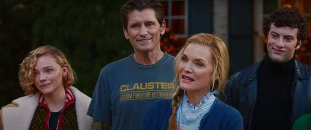 Oh. What. Fun. - Michelle Pfeiffer už teď představuje vánoční komedii | Fandíme filmu