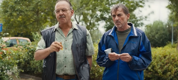Fotbaloví rodiče: Netflix v nové komedii ztvárnil peklo "koučujících" rodičů | Fandíme serialům