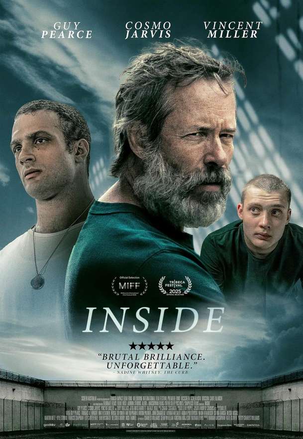 Inside: Guy Pearce ve vězeňském dramatu zasvěcuje mladého trestance | Fandíme filmu