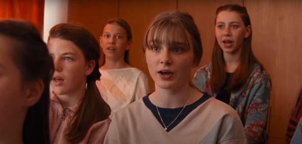 Sbormistr: V novém českém dramatu útočí na dospívající dívky dospělý predátor | Fandíme filmu
