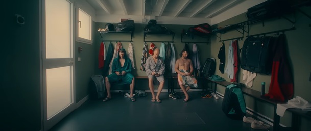 Opravdoví chlapi: V komedii od Netflixu čelí staromódní týpci moderní době | Fandíme serialům