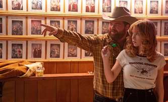 Americana: Boj o starou košilku v kriminálním dramatu ve stylu bratří Coenů | Fandíme filmu