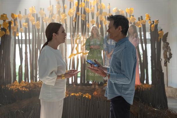 Sirény: Julianne Moore vede kult v nové mysteriózní komedii od Netflixu | Fandíme serialům