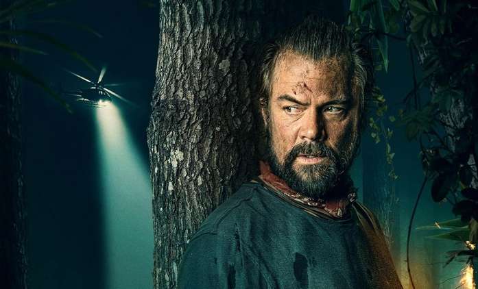 Off the Grid: Pronásledovaný vědec si v lese hraje na Ramba | Fandíme filmu