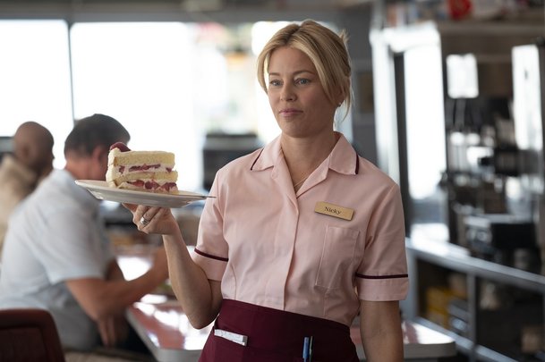 Ta lepší z nás: Sestry Jessica Biel a Elizabeth Banks vyšetřují vraždu | Fandíme serialům