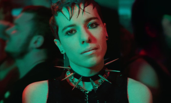 What It Feels Like For A Girl: Dospívat jako transgender v dělnické čtvrti je drsná výzva | Fandíme seriálům