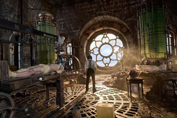 Frankenstein: Monstrum v režii del Tora se probouzí v teaser traileru | Fandíme filmu