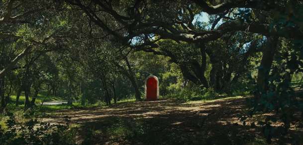 Velká odvážná nádherná cesta: Trailer ukázal sci-fi romanci s Margot Robbie a Colinem Farrellem | Fandíme filmu