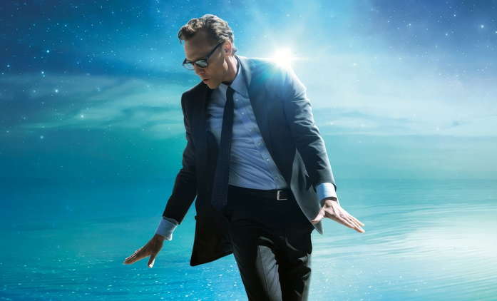 Chuckův život: Tom Hiddleston nám podle prvních diváků obrátí svět vzhůru nohama | Fandíme filmu