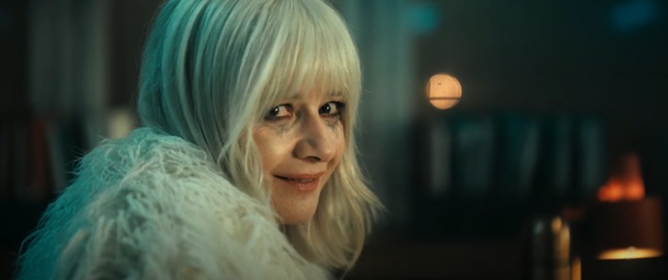 Aniela: Nabubřelá bohatá panička v komedii od Netflixu přijde o všechno | Fandíme serialům