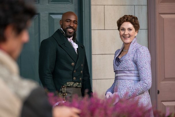 Bridgertonovi: Netflix oznámil další dvě řady romanticko-dramatického seriálu | Fandíme serialům