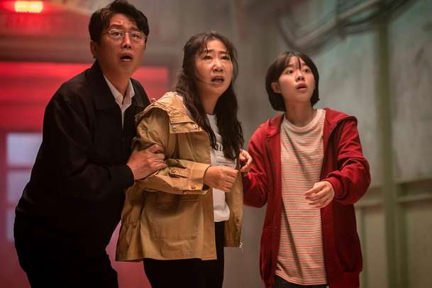 Hi-Five: V bláznivé akční komedii se superschopnosti získávají skrz transplantace | Fandíme filmu