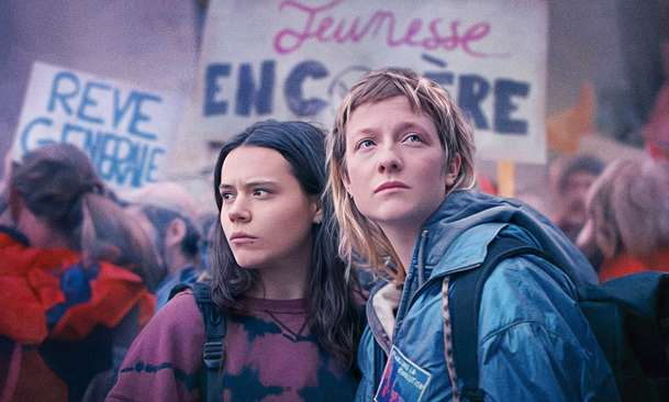 Cizí jazyk: Aby zapůsobila na svou lásku, neváhá se mladá dívka radikalizovat | Fandíme filmu