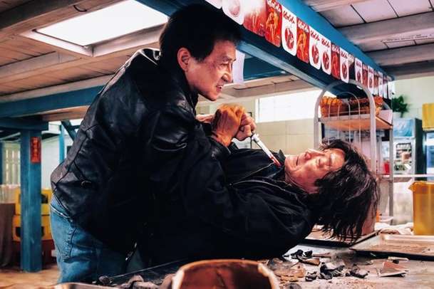 The Shadow's Edge: Jackie Chan v nezvykle vážném a brutálním akčním thrilleru | Fandíme filmu