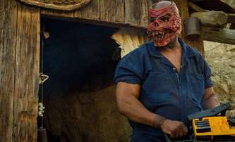 Brute 1976: Měšťáky čeká v pustině brutální smrt | Fandíme filmu