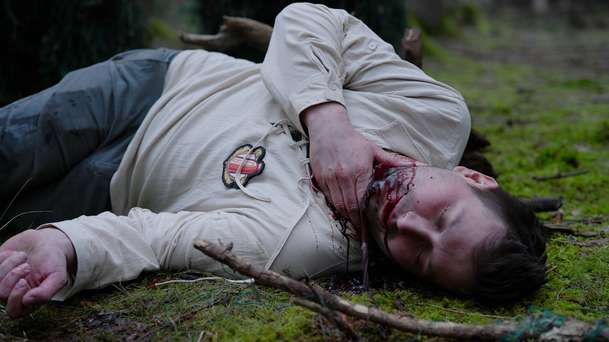 Kořenový vězeň: Legendární bába pod kořenem to dotáhla až do kin | Fandíme filmu