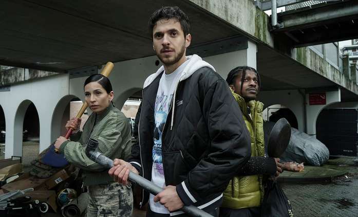 Pochůzkáři a vetřelci: Zombíci a mimozemštani dělají z života na sídláku peklo | Fandíme filmu