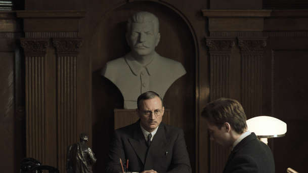 Dva prokurátoři: Hrdina v srdci stalinského teroru začíná pochybovat o systému | Fandíme filmu