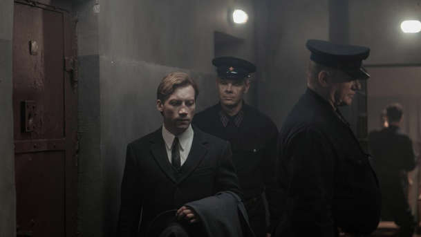Dva prokurátoři: Hrdina v srdci stalinského teroru začíná pochybovat o systému | Fandíme filmu