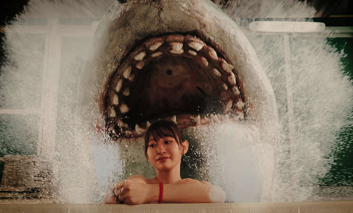 Hot Spring Shark Attack: Žraločí úchylárna ukázala trailer | Fandíme filmu