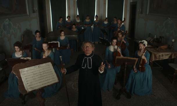 Gloria!: Zdánlivě obyčejné piano rozpoutá v katolickém ústavu pozdvižení | Fandíme filmu