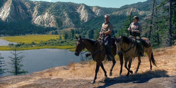Živel: Sam Neill z Jurského parku pátrá po vrahovi v divočině | Fandíme serialům