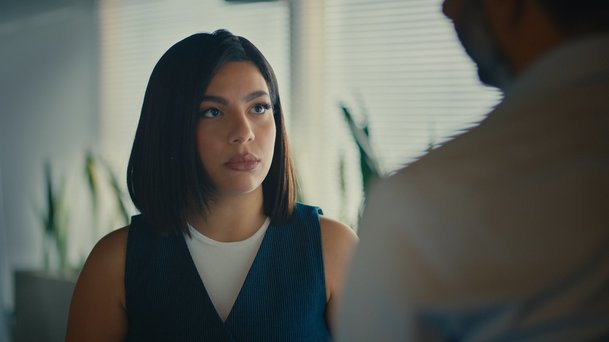 Katalog: V komedii Netflixu vychovává vdovec děti podle rad nebožky | Fandíme serialům