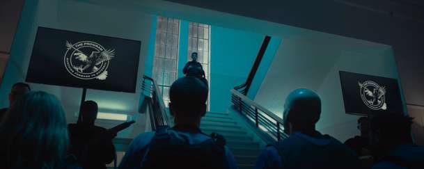 Cínový vojáček: Jamie Foxx vede militantní sektu | Fandíme filmu