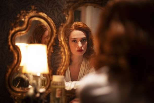 Finally Dawn: Noc plná hvězd vcucne začínající herečku mezi hýřící filmaře | Fandíme filmu