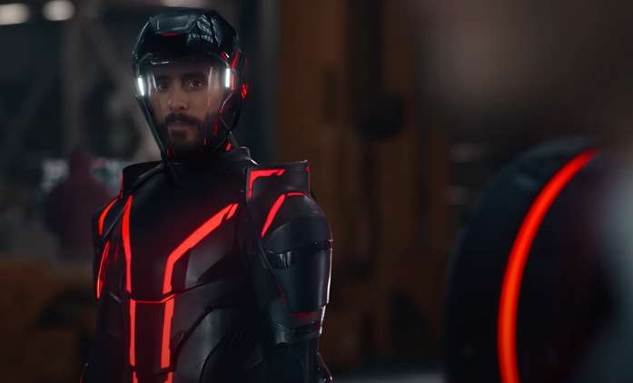 Tron: Ares - Počítačové programy zakoušejí skutečný sníh v novém traileru | Fandíme filmu