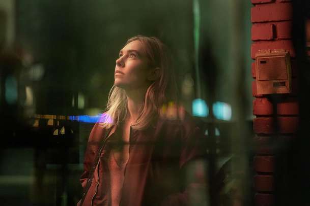 Night Always Comes: Vanessa Kirby musí v novém thrilleru rychle sehnat balík, nebo je v průšvihu | Fandíme filmu