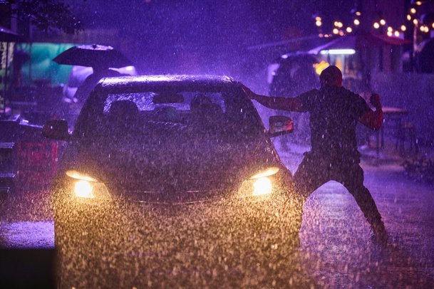 Noční let: V novém seriálu se na palubě letadla odhaluje závažné spiknutí | Fandíme serialům
