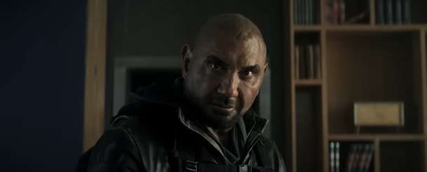 Afterburn: Dave Bautista v traileru akční komedie loví po zničení Země poklady | Fandíme filmu