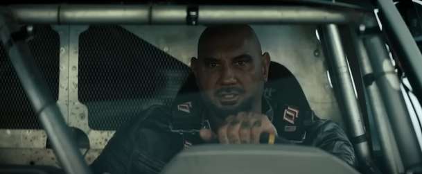 Afterburn: Dave Bautista v traileru akční komedie loví po zničení Země poklady | Fandíme filmu
