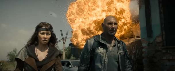 Afterburn: Dave Bautista v traileru akční komedie loví po zničení Země poklady | Fandíme filmu