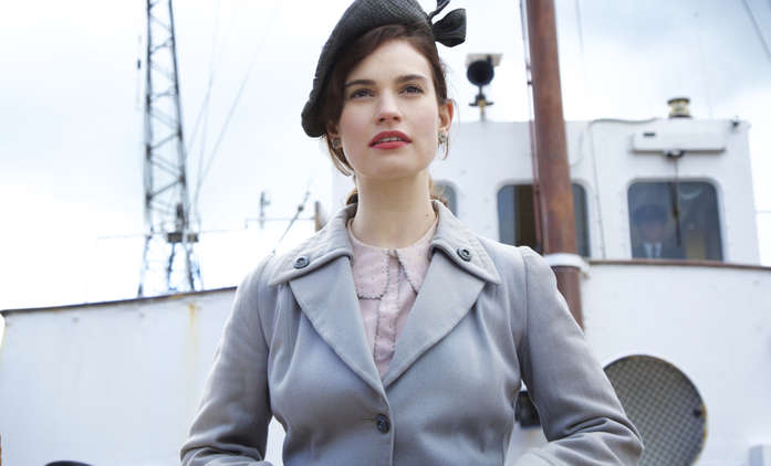 Subversion: Lily James pronásleduje Chrise Hemswortha v ponorkovém thrilleru | Fandíme filmu