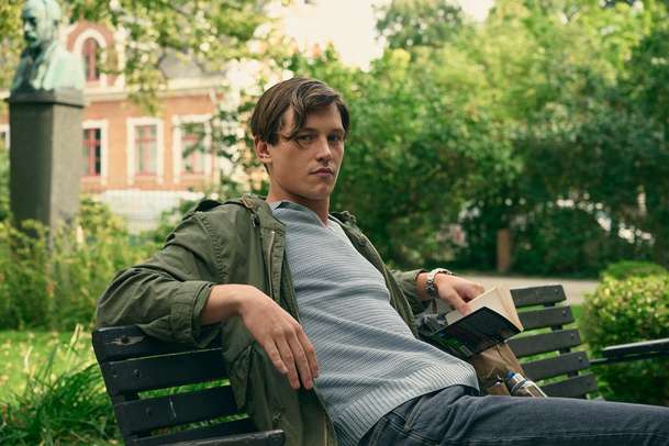 Poctivý život: Netflix přinesl novinku o lásce...z prostředí anarchistických nepokojů | Fandíme filmu