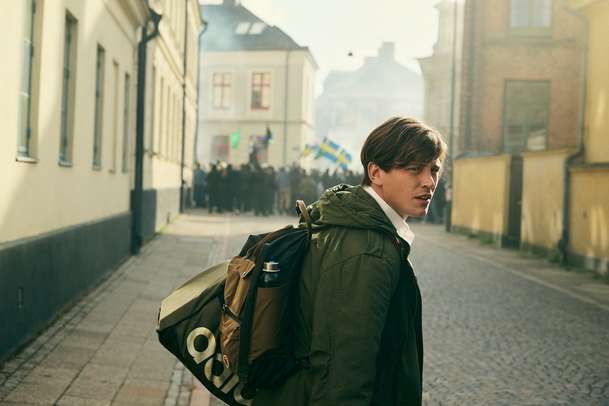 Poctivý život: Netflix přinesl novinku o lásce...z prostředí anarchistických nepokojů | Fandíme filmu