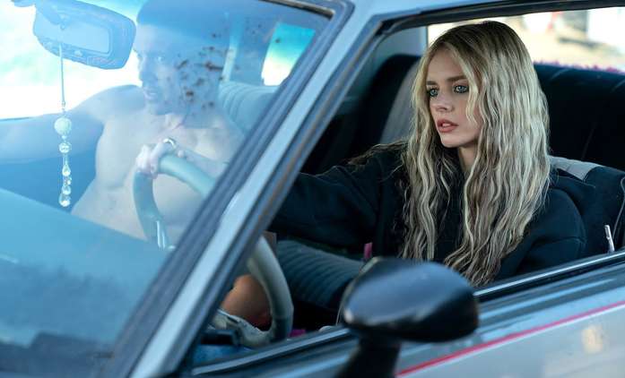 Eenie Meanie: Samara Weaving řádí za volantem v akční komedii | Fandíme filmu