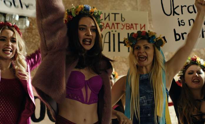 Oxana: Film představuje aktivistku proslavenou protesty nahoře bez | Fandíme filmu