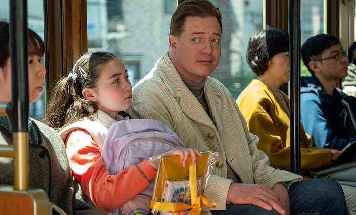 Rodina k pronájmu: Brendan Fraser se za úplatu nechá najmout, aby hrál vaše bližní | Fandíme filmu