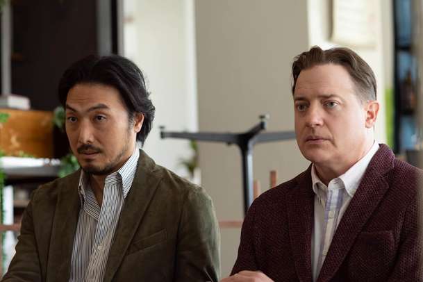 Rodina k pronájmu: Brendan Fraser se za úplatu nechá najmout, aby hrál vaše bližní | Fandíme filmu