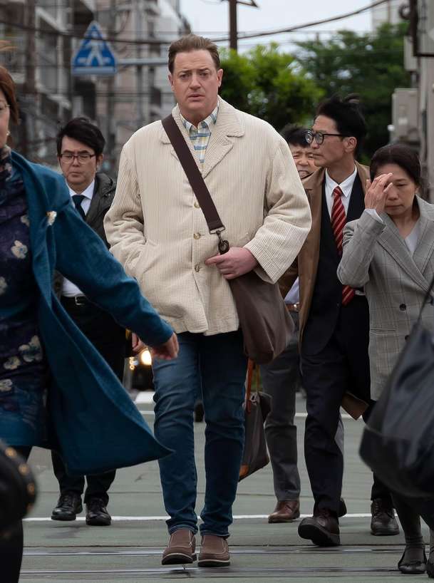 Rodina k pronájmu: Brendan Fraser se za úplatu nechá najmout, aby hrál vaše bližní | Fandíme filmu