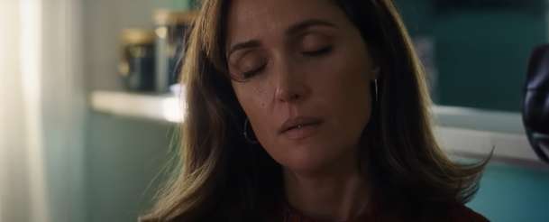 Kdybych měla nohy, tak ti nakopu: Rose Byrne je strhující jako matka, jíž svět padá na hlavu | Fandíme filmu