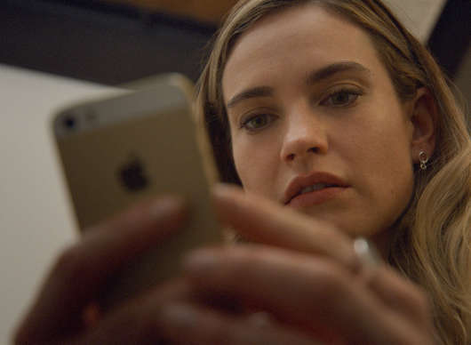 Swiped: Filmová novinka nás zavede do hlubin Tinderu | Fandíme filmu