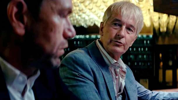 Poslední Viking: Mads Mikkelsen si v bláznivé komedii myslí, že je Lennon | Fandíme filmu