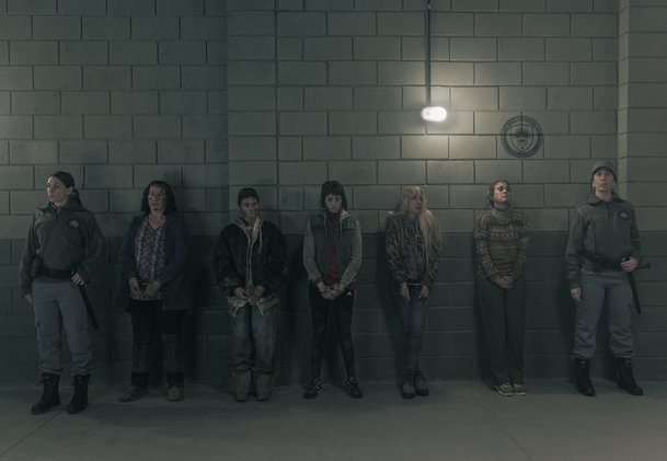 V bahně: Nový Netflix seriál nás bere do ženské věznice | Fandíme serialům